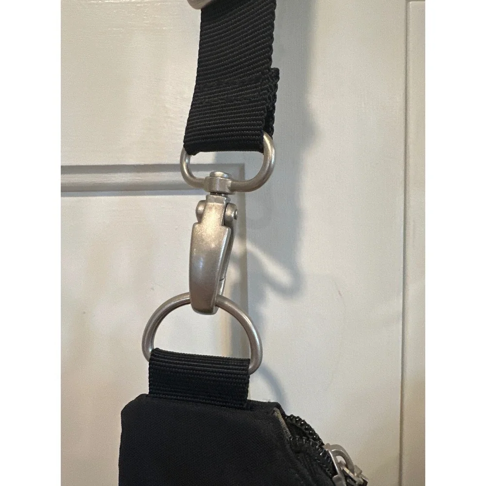 Baggallini Black Crossbody Shoulder Bag Adjustable Strap criss cross travel - Picture 4 of 8